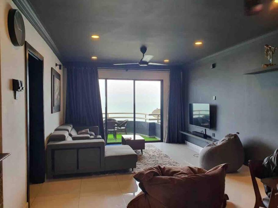 Апартаменты The Arena Tanjung Tuan Порт-Диксон Экстерьер фото