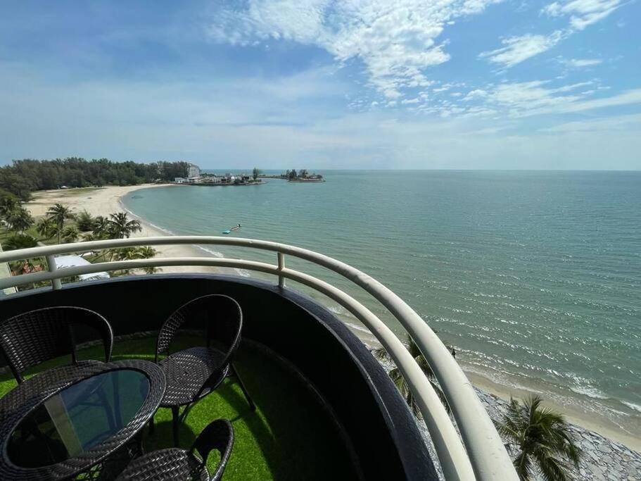 Апартаменты The Arena Tanjung Tuan Порт-Диксон Экстерьер фото